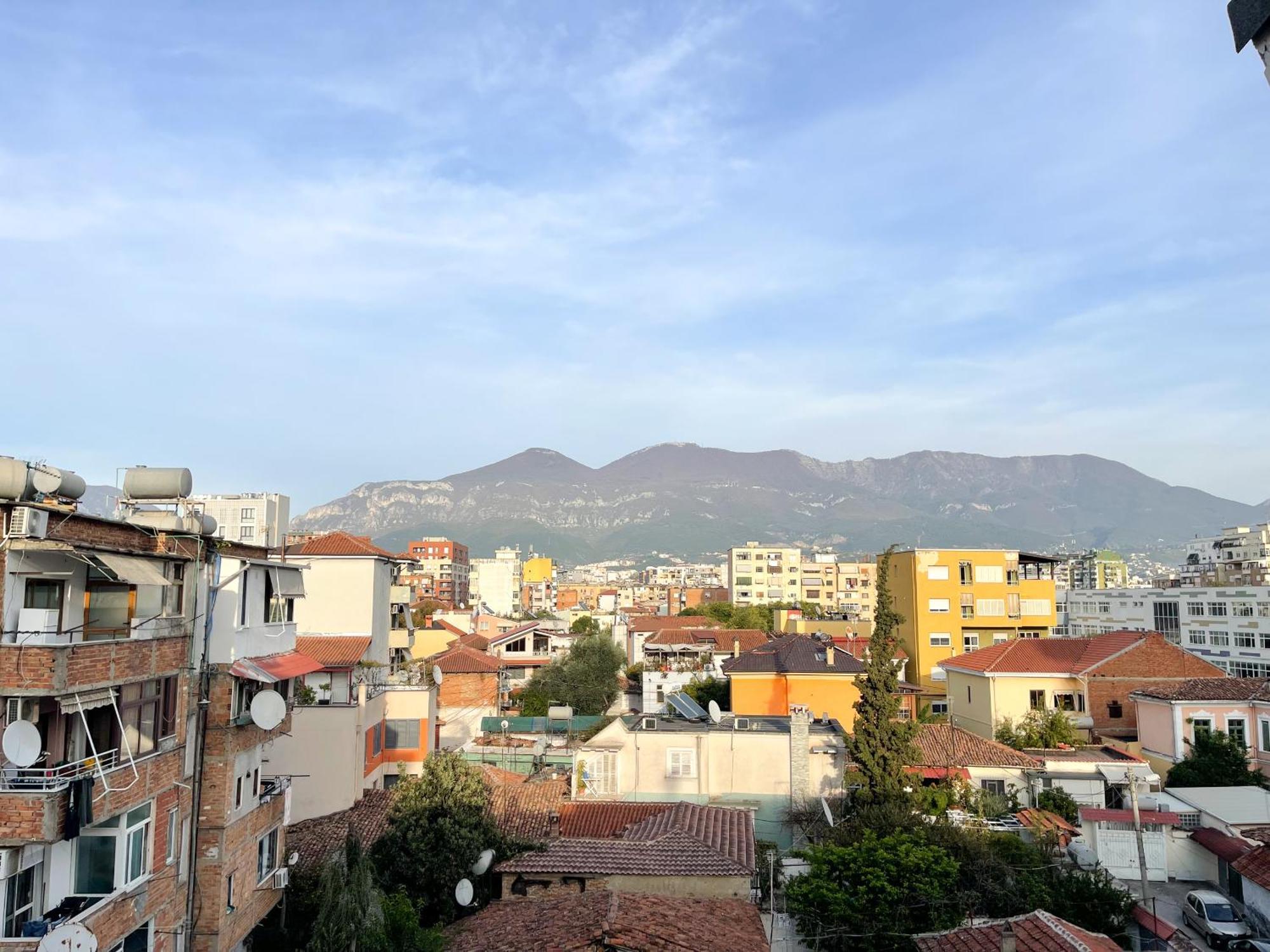 Wanderlust Bazaar Apartment Tirana Exterior photo